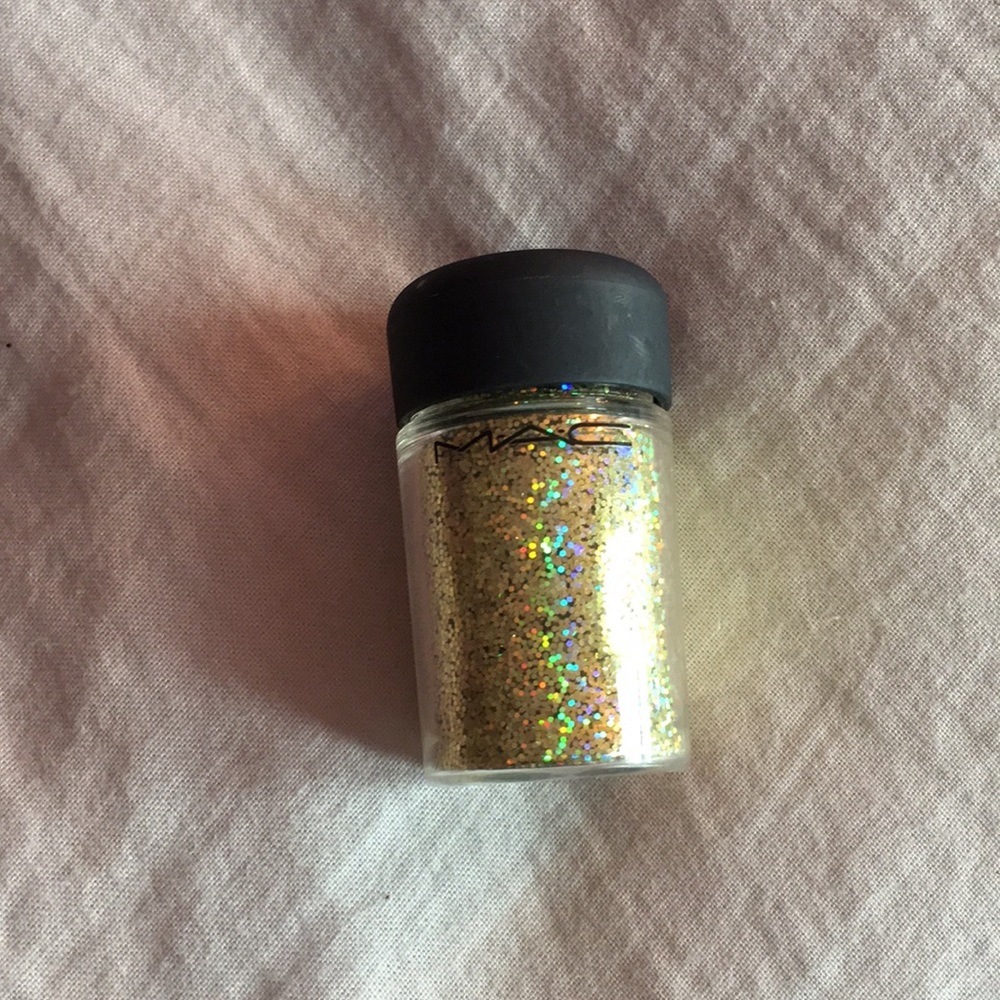 M•A•C GLITTER